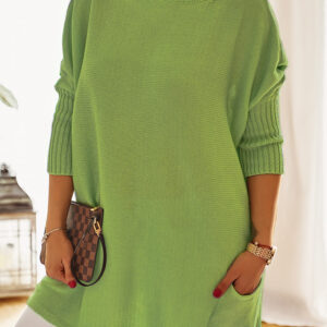 Luźny sweter oversize  z kieszeniami kolor oliwkowy