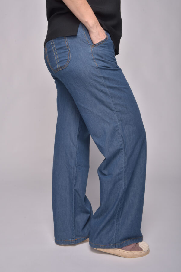 Letnie spodnie  z jeansu CEVLAR prosta nogawka kolor granatowy