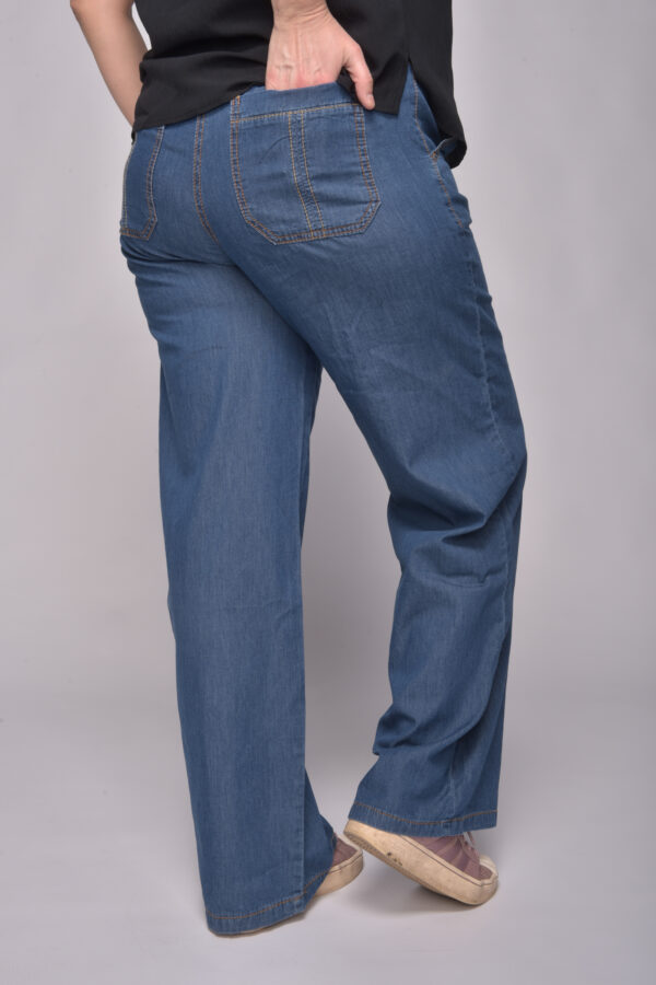 Letnie spodnie  z jeansu CEVLAR prosta nogawka kolor granatowy